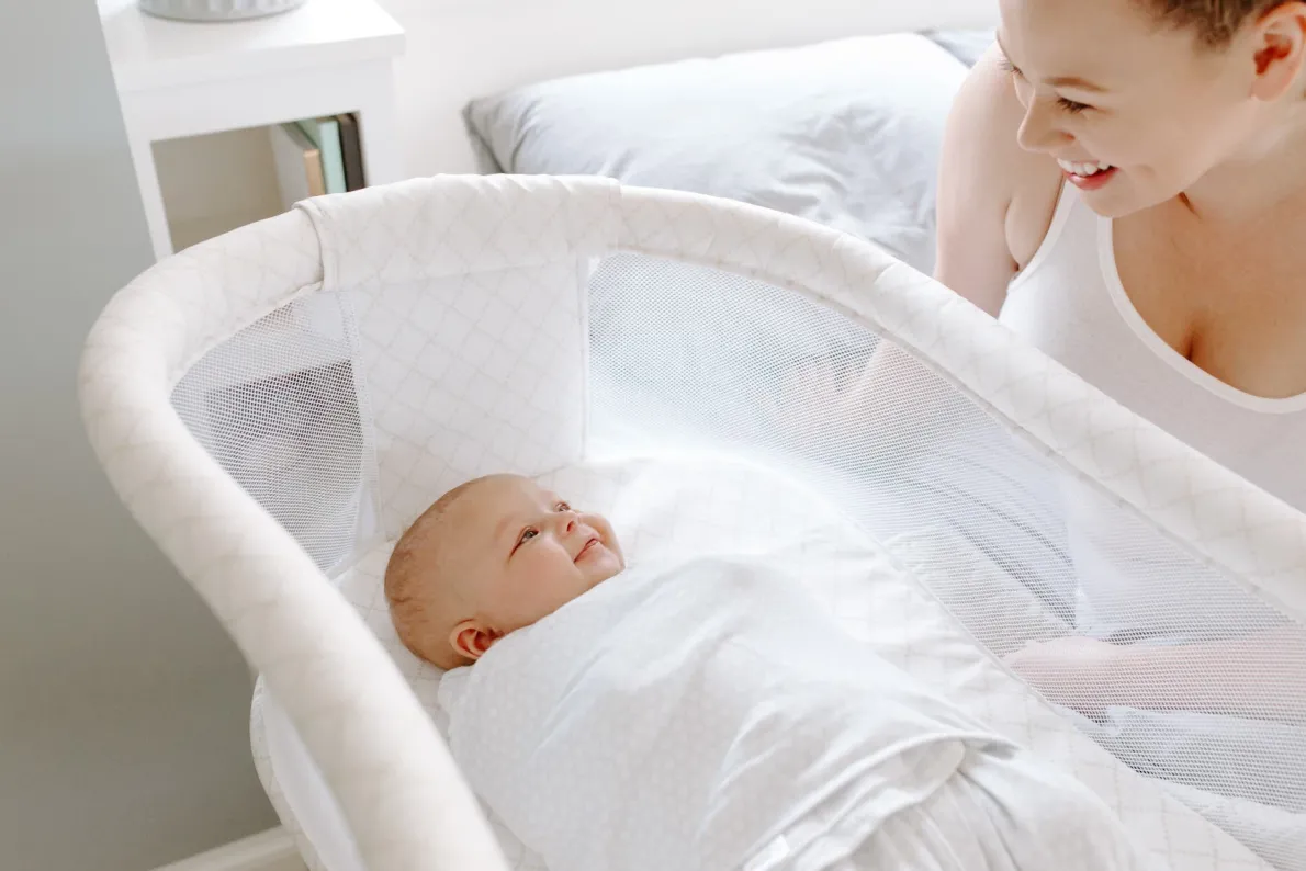 BassiNest Swivel Sleeper (Essentia)