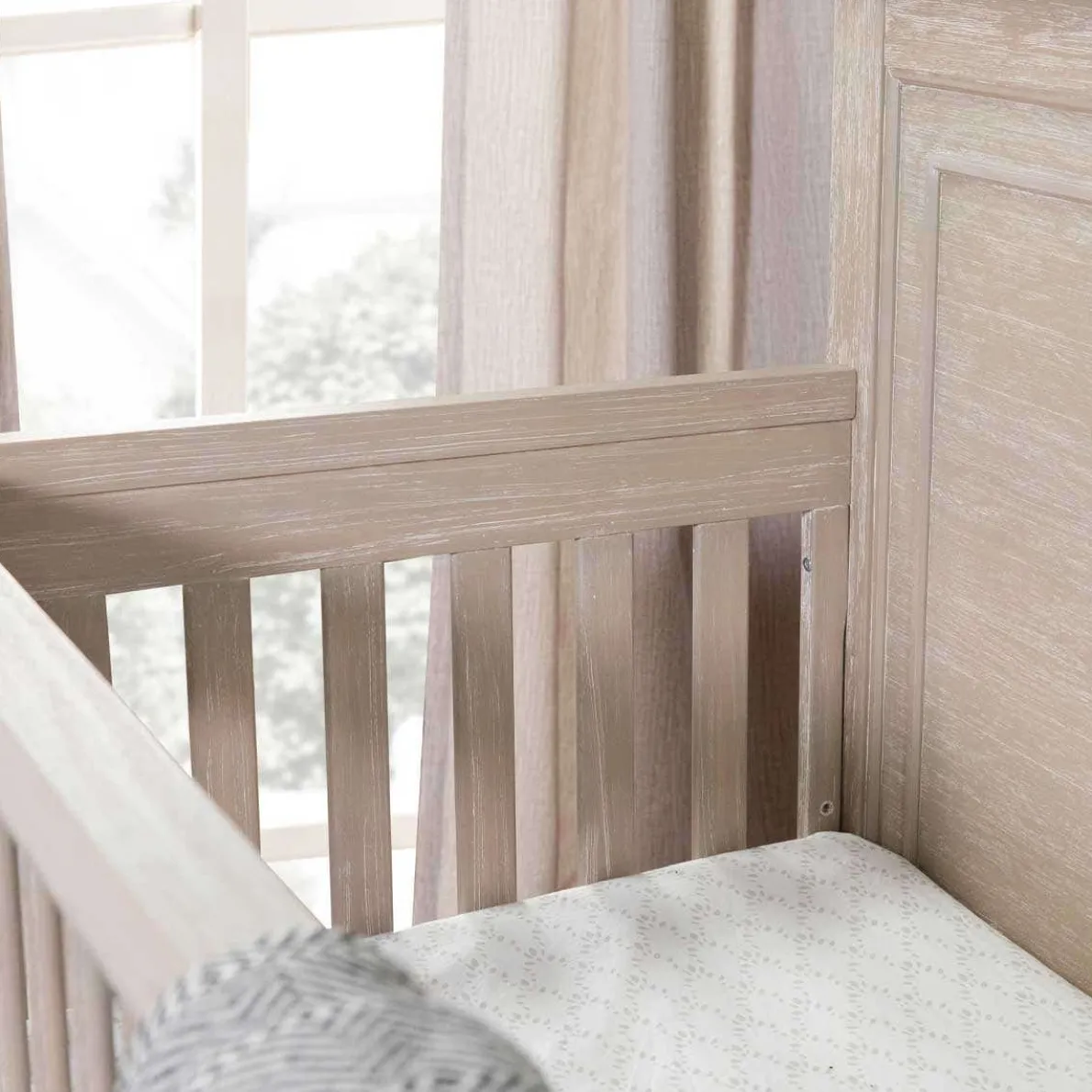 Beckett Flat Top 4-in-1 Crib (Rustic)