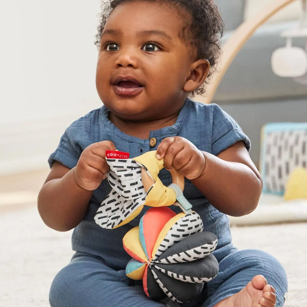 Discoverosity Montessori-Inspired Stroller Toy