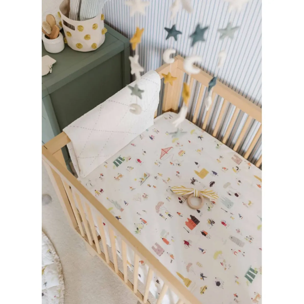 Explore the World Crib Sheet