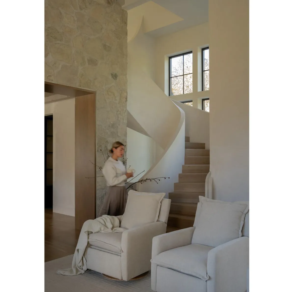 Flynn Swivel Glider with Power Recline Wood Base (Grade C)