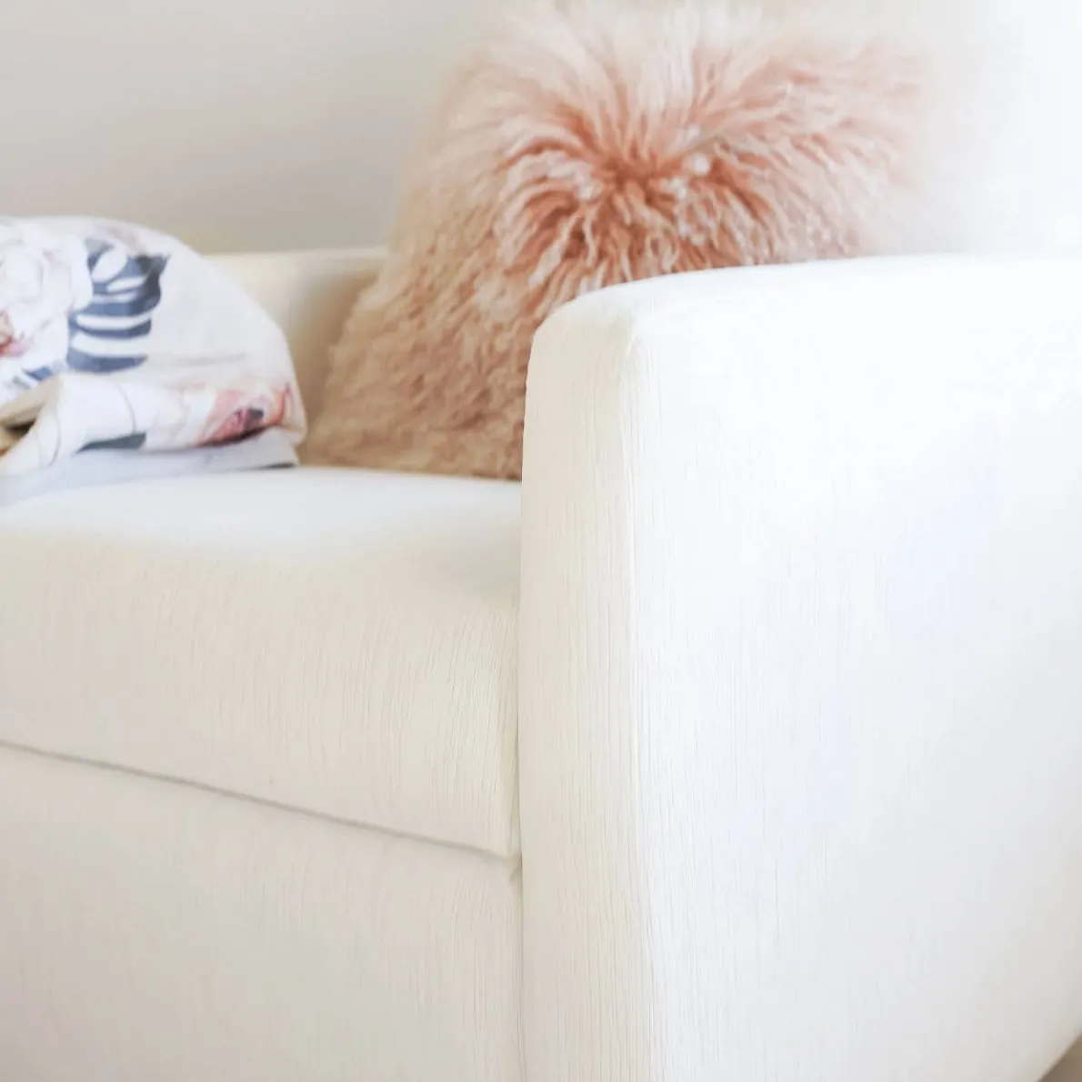 Flynn Swivel Glider with Power Recline (Grade C)