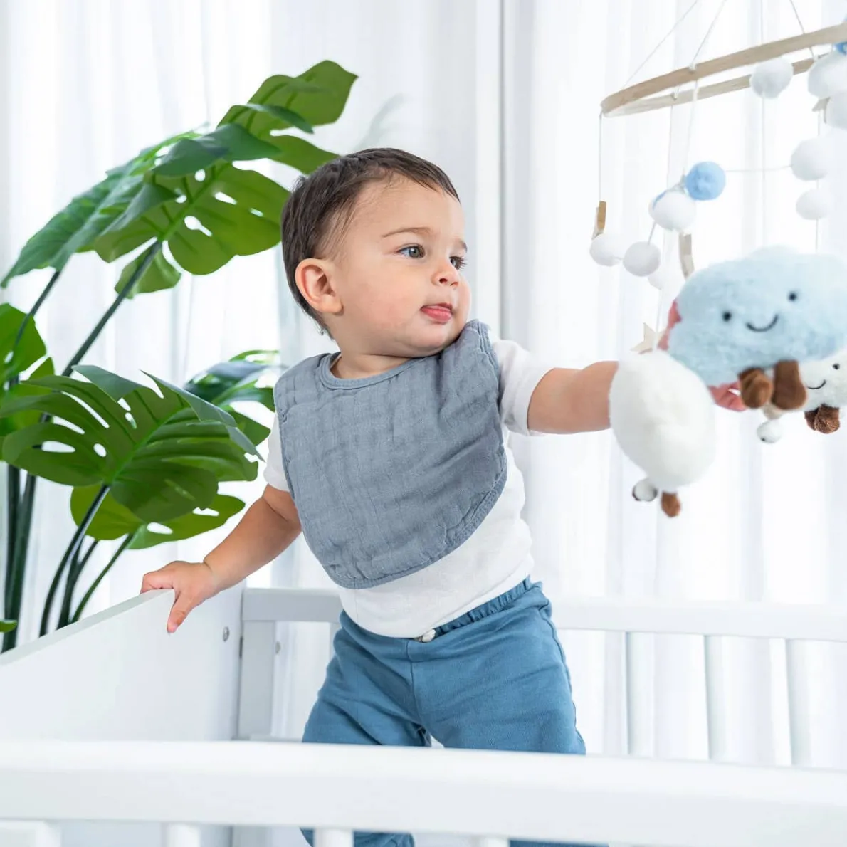 Muslin Bibs (4 Pack)