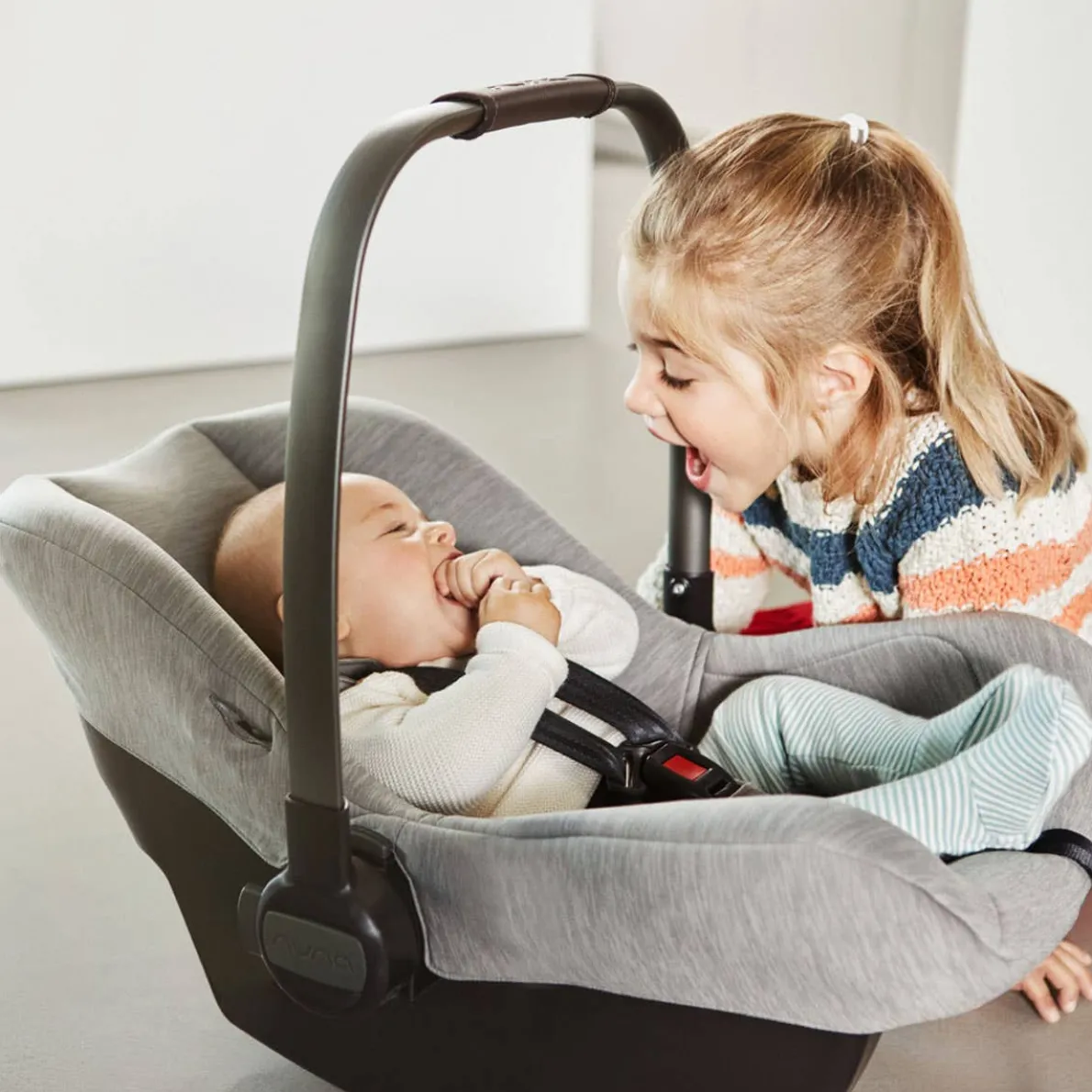 PIPA lite Infant Car Seat
