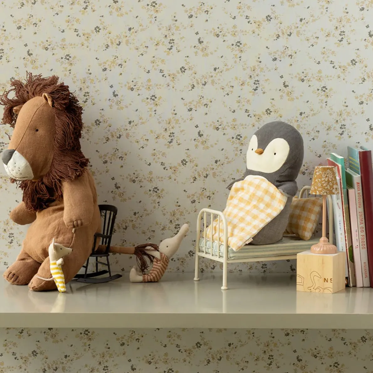 Safari Friends - Lion (Medium)