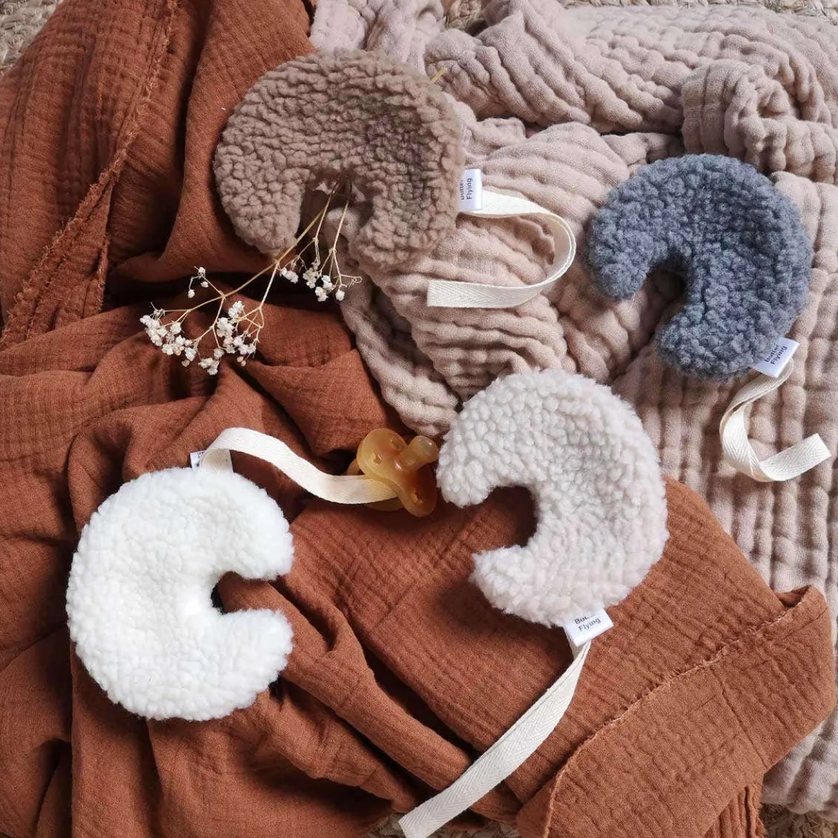 Sherpa Moon Paci Holder