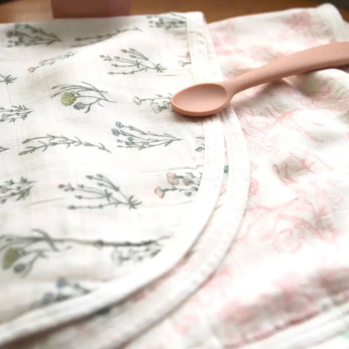 Silky Soft Burpy Bib (2 Pack)