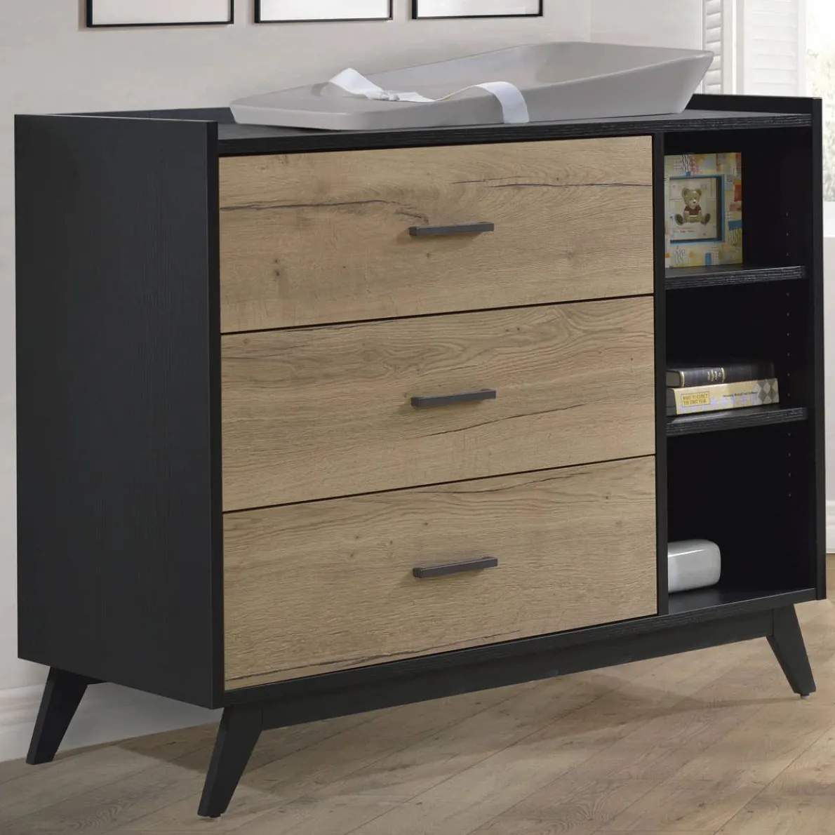 Sissi Convertible Crib & Combo Drawer