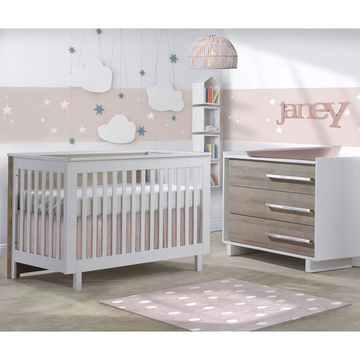 Urban Convertible Crib & 3 Drawer