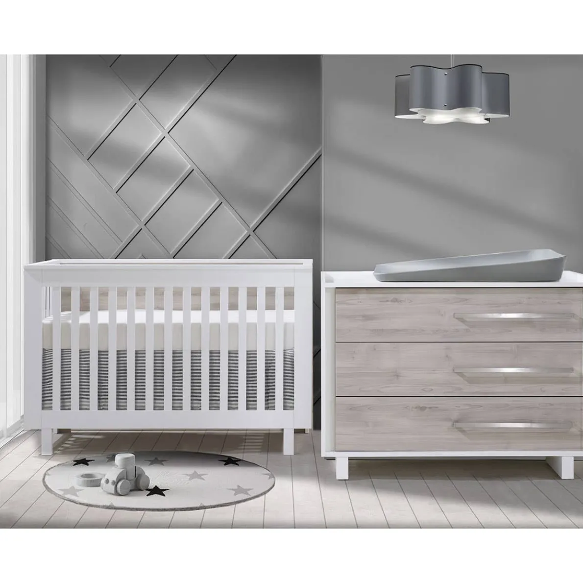 Urban Convertible Crib & 3 Drawer