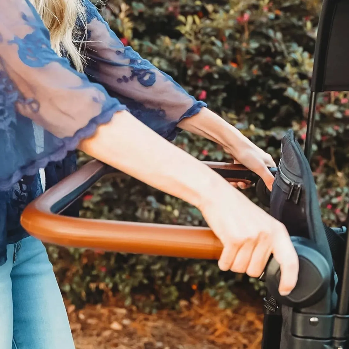 W4 Luxe Quad Stroller Wagon