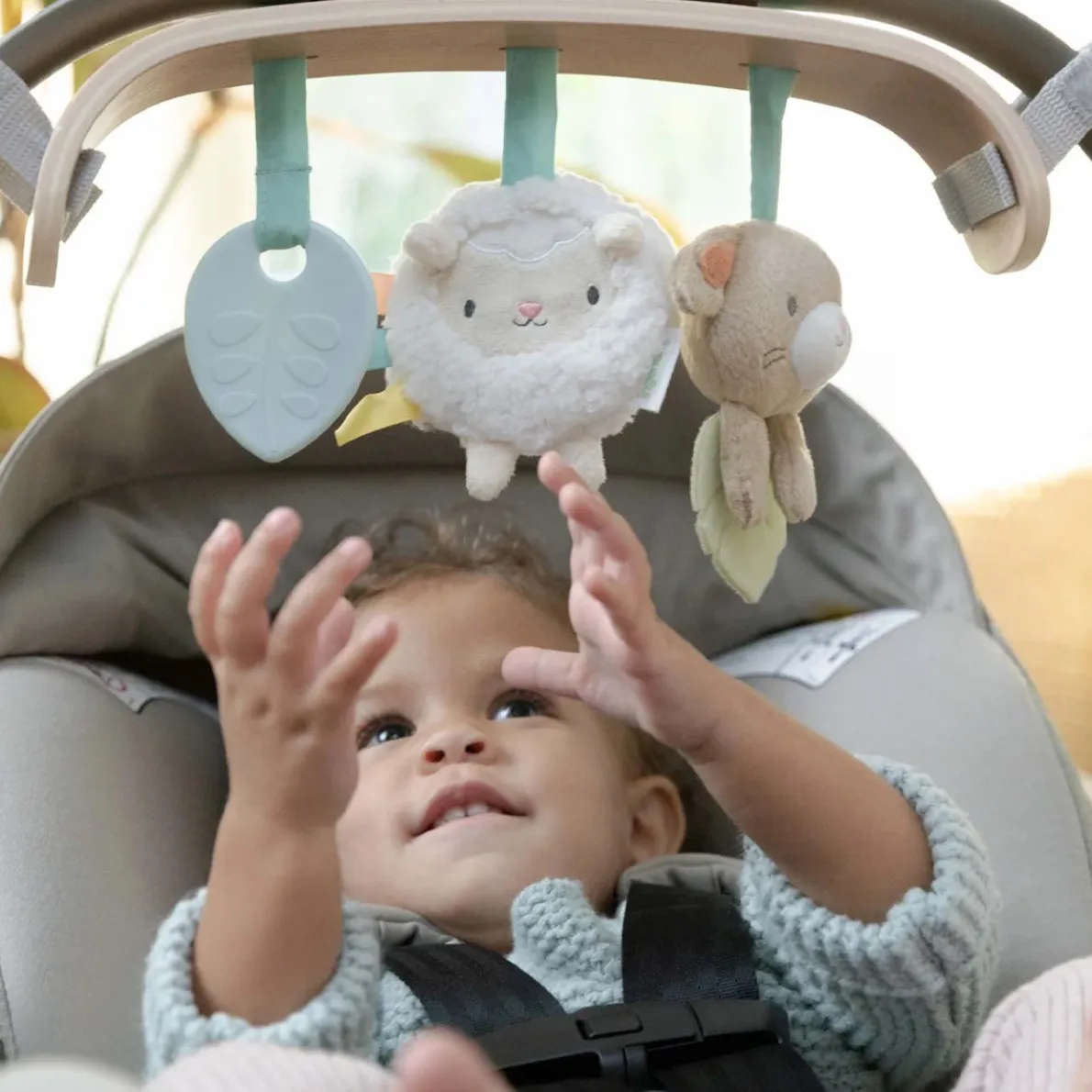 Wonder & Wood Carrier Toy Bar