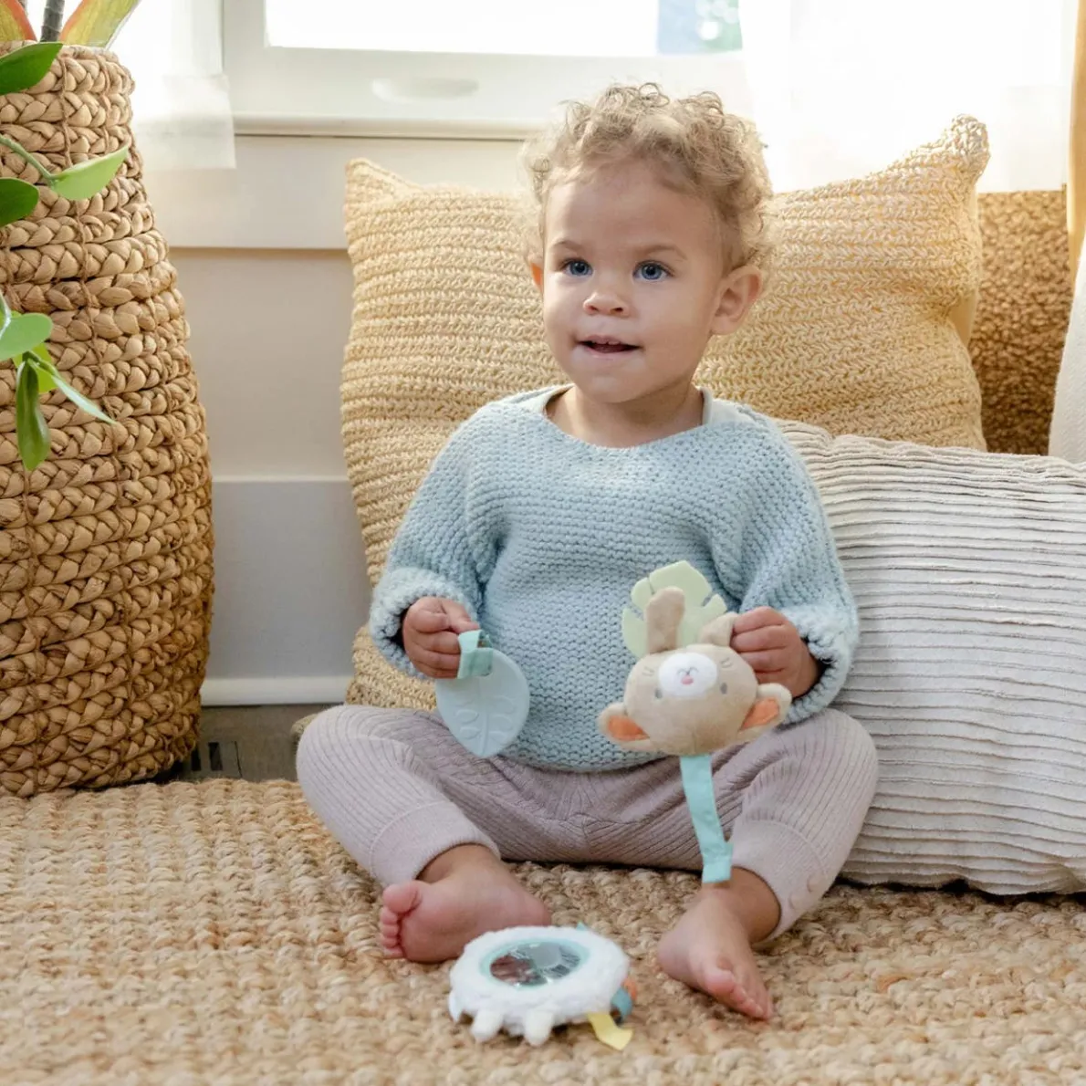 Wonder & Wood Carrier Toy Bar